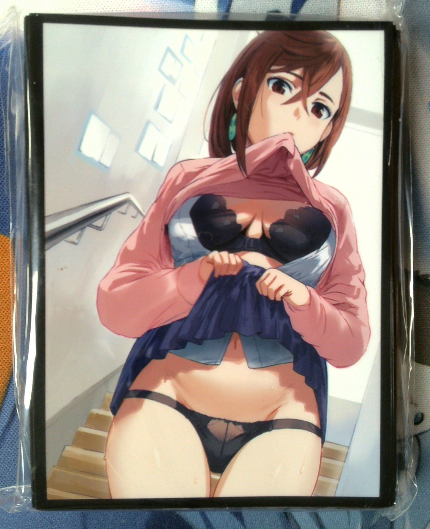 Comiket - Dandadan - Momo Ayase showing